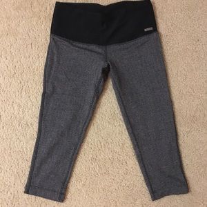 Cropped workout leggings